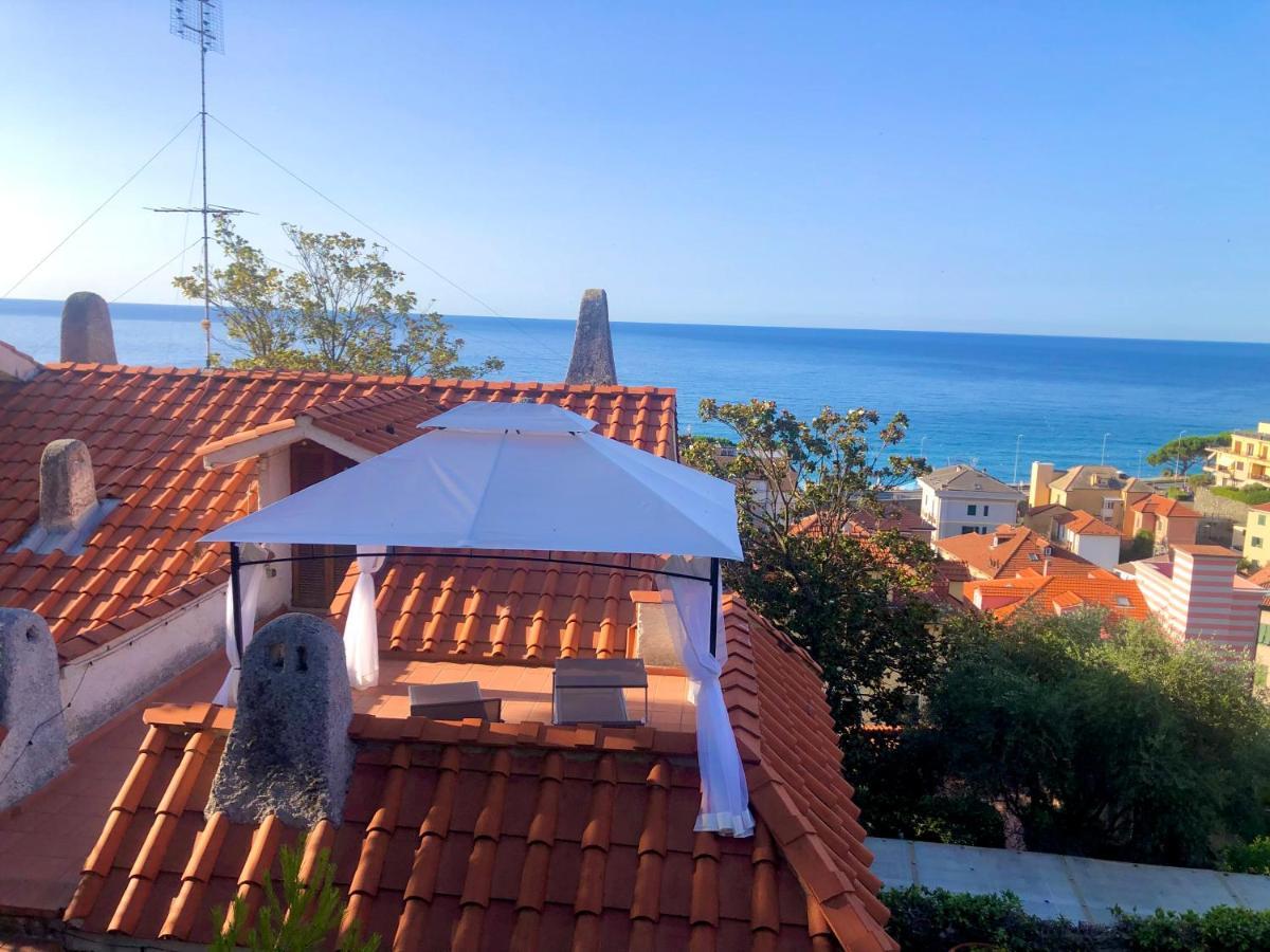 Mad Di Mare Di Arte Dormire Celle Ligure Eksteriør bilde