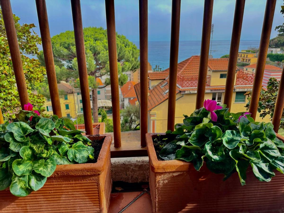 Mad Di Mare Di Arte Dormire Celle Ligure Eksteriør bilde